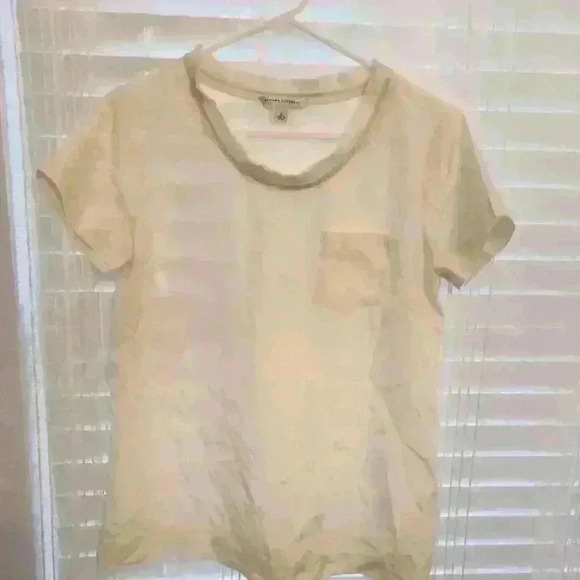Banana Republic Tops - EUC women's Banana Republic 100% silk off- white top w/pocket, staple piece! $15